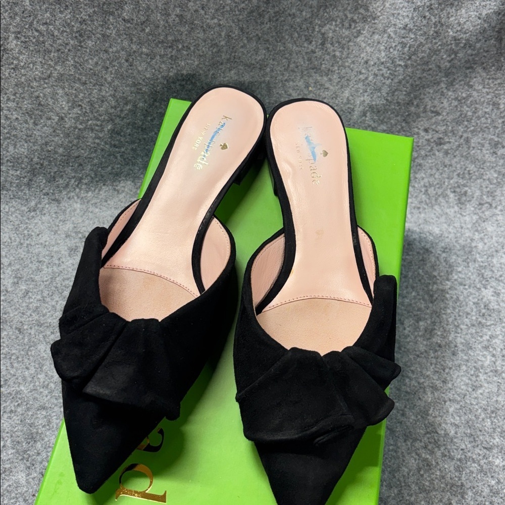 Kate Spade black suede pointed toe ruffled top mule shoes size 8 1/2 - Picture 2 of 11